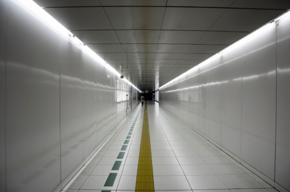 Iluminação de Emergência: Estratégias Essenciais para Segurança e Conforto em Momentos Críticos